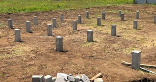 Фундамент на забивных жб сваях под ключ в Топках - фундамент из забивных железобетонных свай цена от 3192 руб/м2