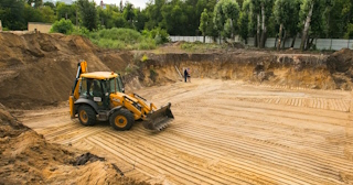Разработка котлована Топки стоимость за от 576 руб. м3 - заказать работы по копке и рытью котлованов | траншей